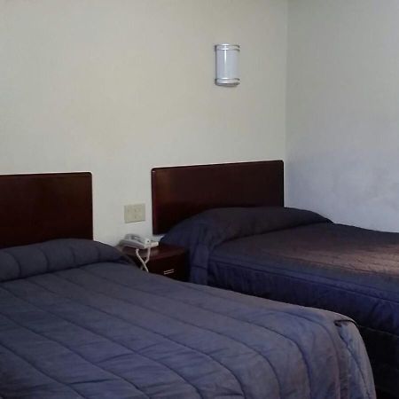 Sierra Inn South El Monte Номер фото
